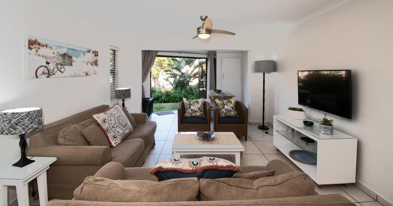Appartamento 7 The Shades Umhlanga Rocks Durban Esterno foto